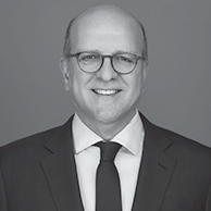 [MISSING IMAGE: ph_jorgesmesquitatr-bw.gif]