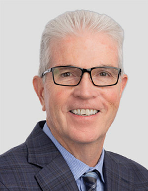 [MISSING IMAGE: ph_christophercurran-4clr.jpg]