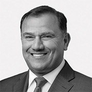 [MISSING IMAGE: ph_dennisvarriolagray-bw.jpg]