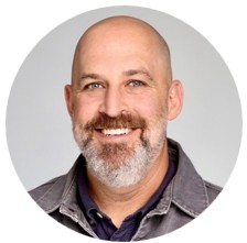 Tichiaz Headshot.jpg